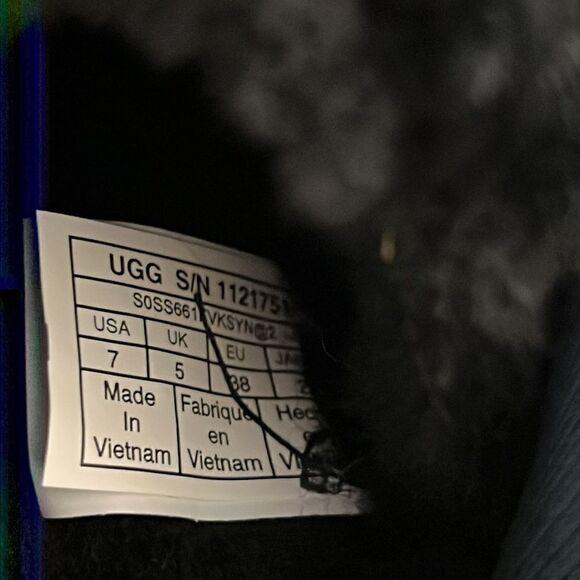 NEW UGG slippers fluffy black 7 - Picture 9 of 10